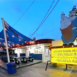 Big-Top Drive In - Outside Photo