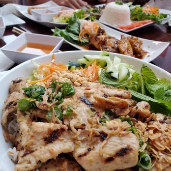 Pho 7 - Lemon grass chicken vermicelli noodle bowl - Vietnamese Near Me - Vienna, Virginia