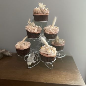 FinaLee Floral Cakes - Custom Cakes Near Me