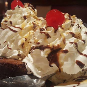 Silver Diner - Brownie with ice cream - Diners Near Me - Cherry Hill, New Jersey
