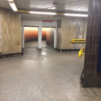 Metro Florenc - V prestupove chodbe je i vychod vytahem - Metro Stations Near Me - Prague, Puerto Rico