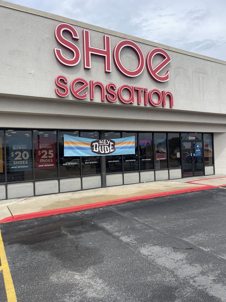 SHOE SENSATION Updated October 2024 2208 S Princeton Cir Dr, Ottawa