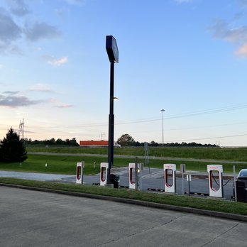 Tesla Supercharger - Chargers - EV Charging Stations Near Me - Kuttawa, Kentucky Tesla Supercharger - Chargers - EV Charging Stations Near Me - Kuttawa, Kentucky
