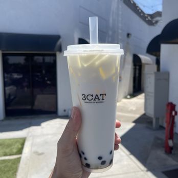 3CAT - Dragon Well milk tea with brown sugar boba - Bubble Tea Near Me - Westminster, California 3CAT - Dragon Well milk tea with brown sugar boba - Bubble Tea Near Me - Westminster, California