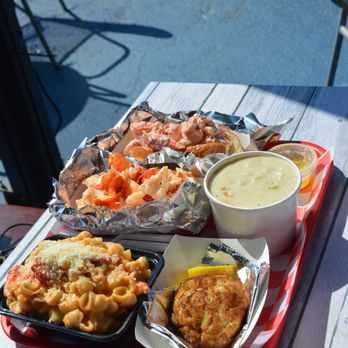 James Hook & Co - Lobster Mac & Cheese*Regular Lobster Roll with Butter*Regular Lobster Roll with Mayo* 12 OZ Clam Chowder*Large Crab Cake* - Seafood Near Me - Boston, Massachusetts