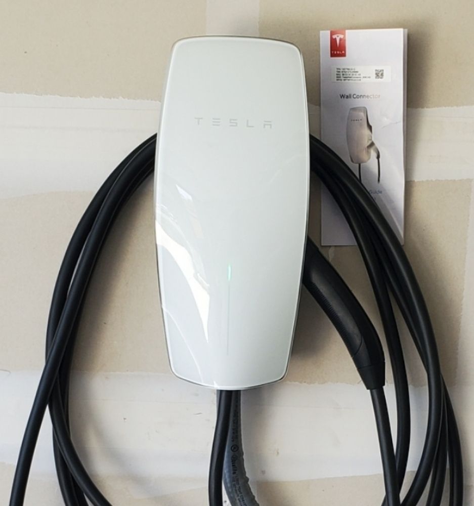 Slide of Green Top Electric