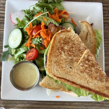 Indian Fields Tavern - Farmhouse CAB - American Near Me - Charles City, Virginia