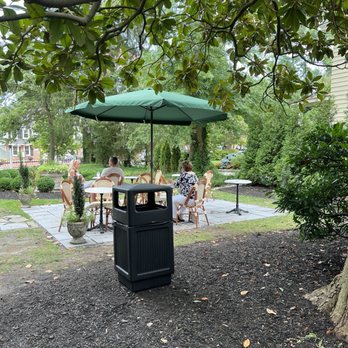 French Press - Outdoor seating - Coffee & Tea Near Me - Moorestown, New Jersey