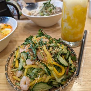BeLeaf Vietnamese Cuisine - Mango and shrimp salad - Vietnamese Near Me - Toronto, Ontario