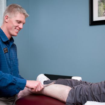 Pinnacle Physical Therapy - Patient receiving the best physical therapy in Post Falls, Idaho - Physical Therapy Near Me - Post Falls, Idaho