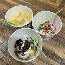 Yogurty's Froyo - Cookies and Cream and Mango Froyo