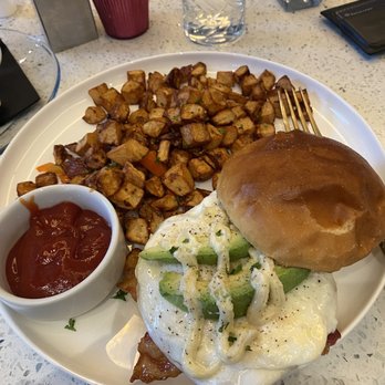 Hotel Indigo St. Louis - Breakfast - Hotels Near Me - Saint Louis, Missouri Hotel Indigo St. Louis - Breakfast - Hotels Near Me - Saint Louis, Missouri