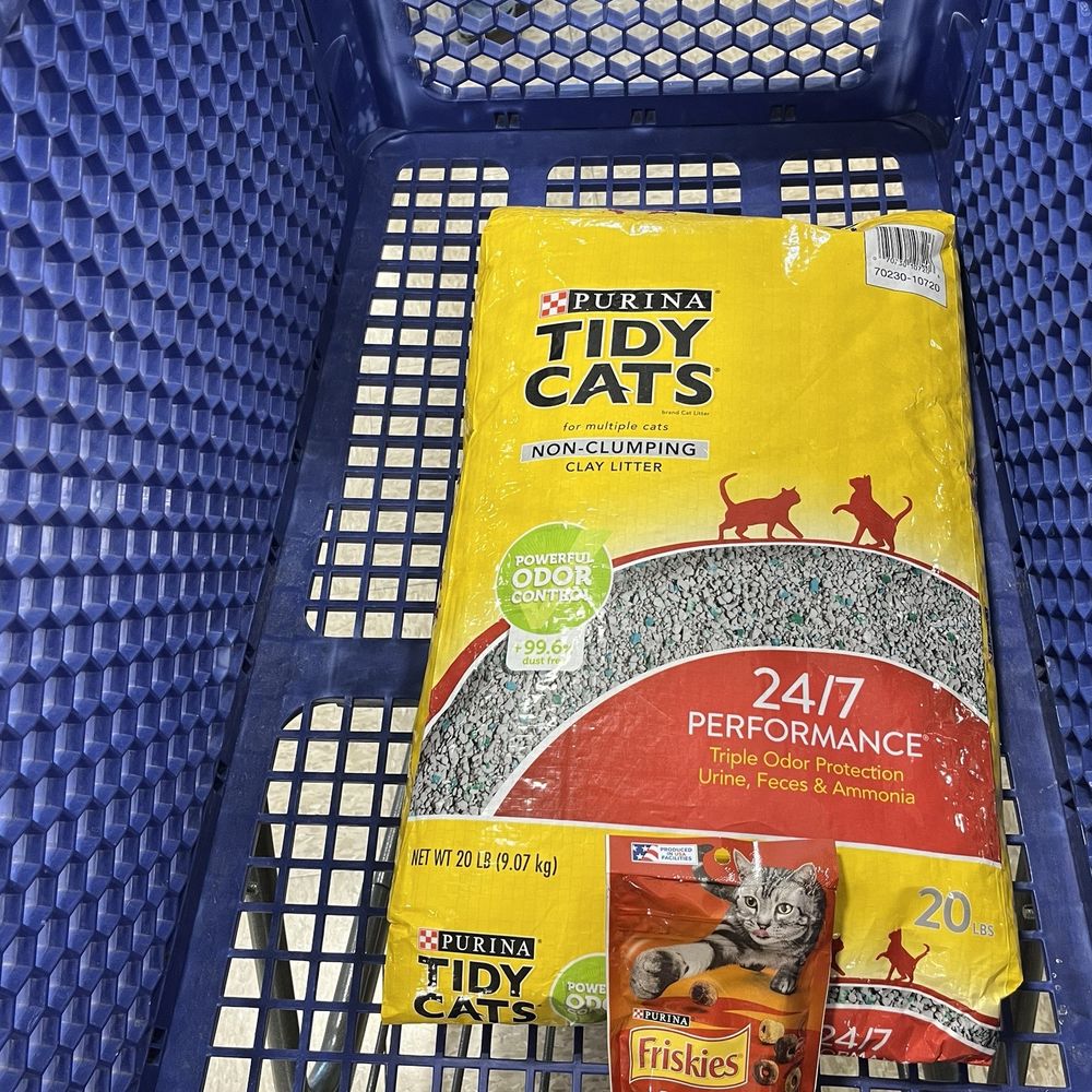 Buying #CatLitter & Friskies for my #Cats