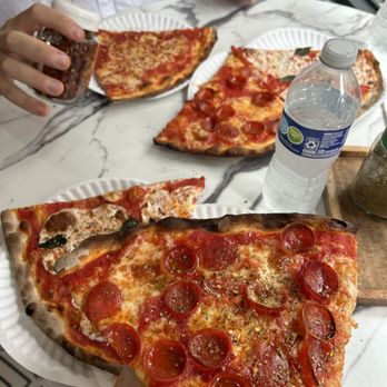 Baggios Pizzeria - Pizza Near Me - New York, New York