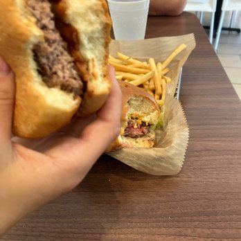 Burger 21 - Ashburn - Burgers Near Me - Ashburn, Virginia Burger 21 - Ashburn - Burgers Near Me - Ashburn, Virginia