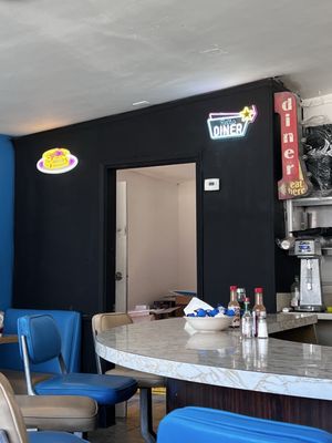 Lisa's Coffee Shop by null