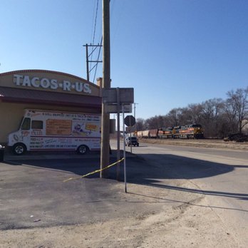 Tacos R Us - Iowa Interstate waiting for a green light - Tacos Near Me - Joliet, Illinois