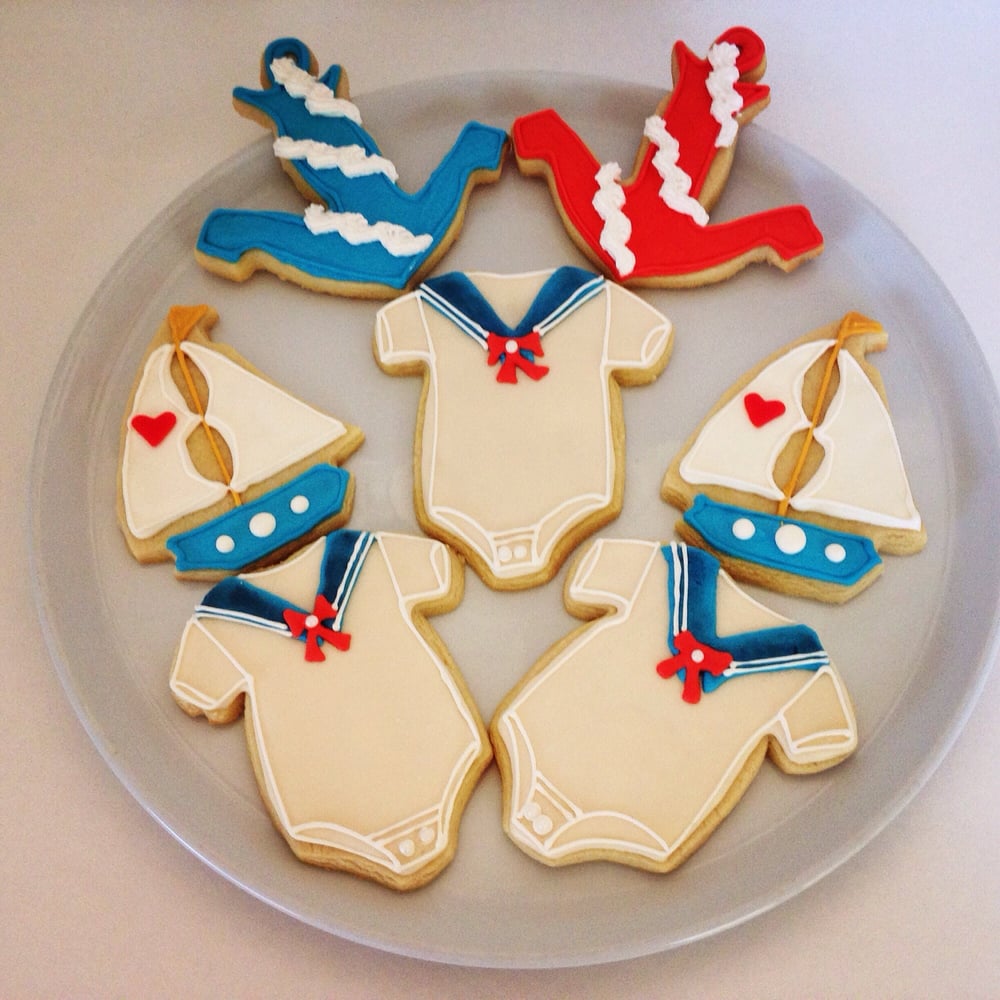 Choco Chica Cupcakes & Cookies Logo