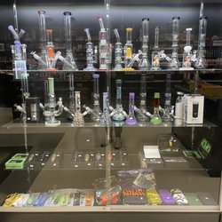 R & A Smoke Shop