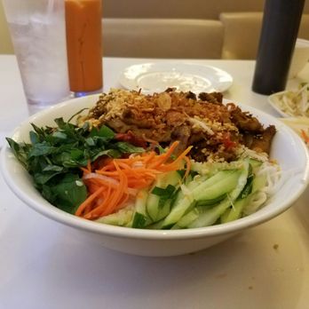 Pho 27 Cafe - Lemongrass chicken rice noodle bowl - Vietnamese Near Me - Honolulu, Hawaii