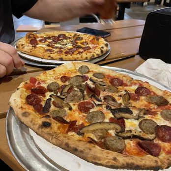 Masthead Brewing - P.S.M. Pizza & Chicken Bacon Ranch Pizza - Breweries Near Me - Cleveland, Ohio Masthead Brewing - P.S.M. Pizza & Chicken Bacon Ranch Pizza - Breweries Near Me - Cleveland, Ohio