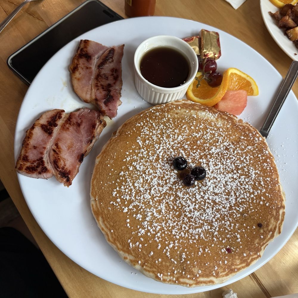 The Cottage Bread And Breakfast Logo