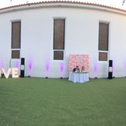 Gudevibes Sound Solutions - Courtyard wedding, discrete speakers, out of sight out of mind, but in your ears!
