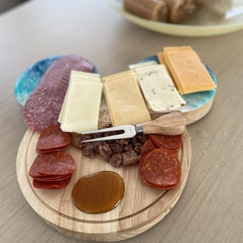 St Augustine Sailing - I made this charcuterie board. You can bring your own food and drinks and they have all the kitchen supplies you may need. - Boat Charters Near Me - St. Augustine, Florida