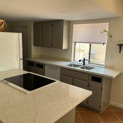 Superior Stone and Cabinet - Very pleased with my kitchen countertops!