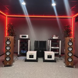 Goldmund monoblocks with marten Parker quintets!