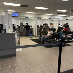 Virginia Department of Motor Vehicles - Long line & long wait