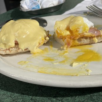 Metro Diner - Classic Benedict - American Near Me - Casselberry, Florida Metro Diner - Classic Benedict - American Near Me - Casselberry, Florida