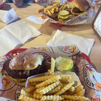 Dave's Hot Chicken - Chicken Shop Near Me - Gilbert, Arizona