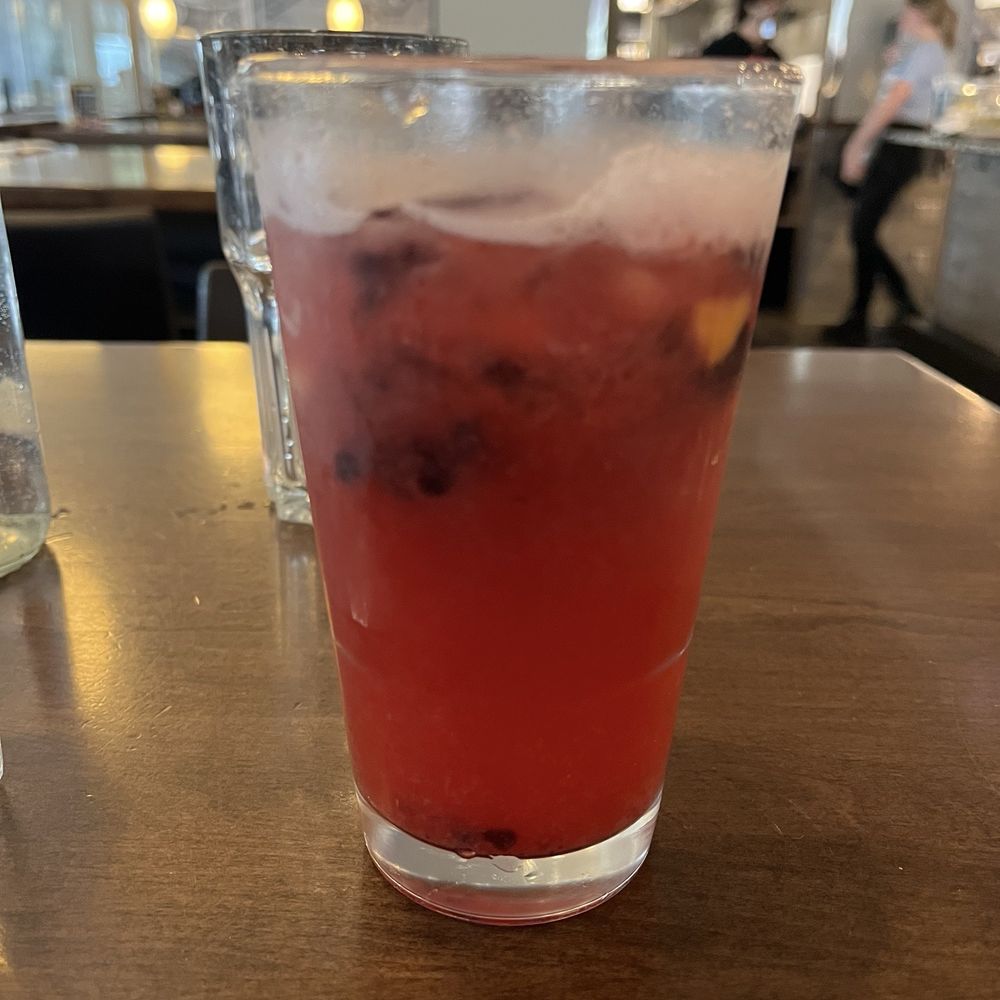 Bin 4 Burger Lounge - Kentucky Bourbon Blackberry Peach Iced Tea - Burgers Near Me - Vancouver, British Columbia Bin 4 Burger Lounge - Kentucky Bourbon Blackberry Peach Iced Tea - Burgers Near Me - Vancouver, British Columbia