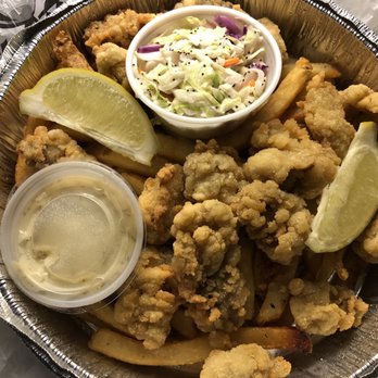 Half Shell Raw Bar - Oysters and Chips Basket - Seafood Near Me - Key West, Florida