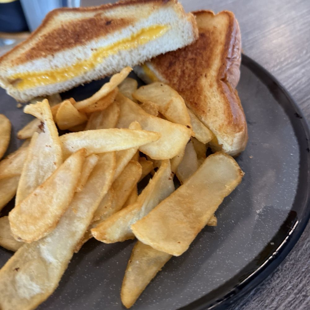 Pinchy's Lobster & Rawbar - Kids grilled cheese and fries - Seafood Near Me - Sevierville, Tennessee Pinchy's Lobster & Rawbar - Kids grilled cheese and fries - Seafood Near Me - Sevierville, Tennessee