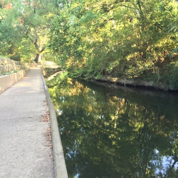 Shoal Creek Trail - Downtown "boardwalk" section just north of 5th Street - Hiking Near Me - Austin, Texas Shoal Creek Trail - Downtown "boardwalk" section just north of 5th Street - Hiking Near Me - Austin, Texas
