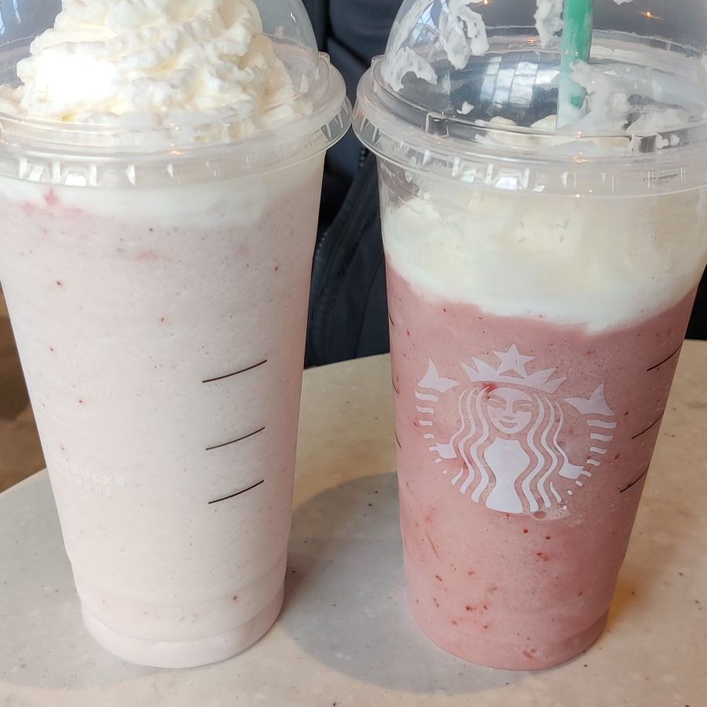 Strawberry Cream Frappe (Original vs Custom) Strawberry Cream Frappe (Original vs Custom)