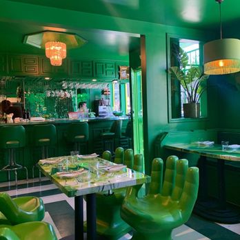 Shuggie’s - The Green Room - Wine Bars Near Me - San Francisco, California Shuggie’s - The Green Room - Wine Bars Near Me - San Francisco, California