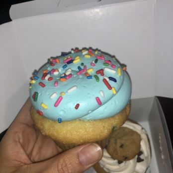 Molly’s Cupcakes - Cake batter - Desserts Near Me - Chicago, Illinois
