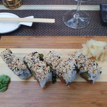 Misaki Sushi - Tuna und Avocado - Sushi Bars Near Me - Hamburg, HH Misaki Sushi - Tuna und Avocado - Sushi Bars Near Me - Hamburg, HH