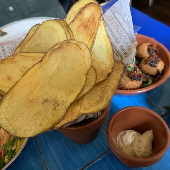 Tascantiga - Fried potato peels with garlic & oregano mayo - Portuguese Near Me - Sintra, 11