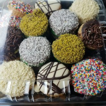 Baklovah Bakery - French cookie - Desserts Near Me - San Antonio, Texas