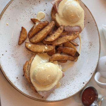 OEB Breakfast - Bridgeland - Traditional Eggs Benny - Breakfast & Brunch Near Me - Calgary, Alberta OEB Breakfast - Bridgeland - Traditional Eggs Benny - Breakfast & Brunch Near Me - Calgary, Alberta