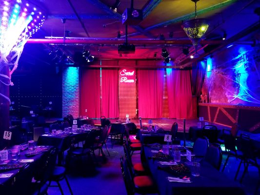 Lucky Cheng's Drag Queen Show Place by null