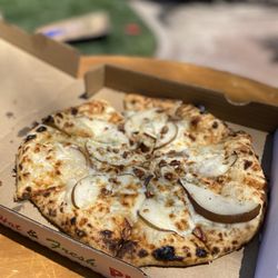 Paul's Rustic Oven - Pear Gorgonzola pizza