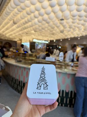 86Champs - L'Occitane x Pierre Hermé by null