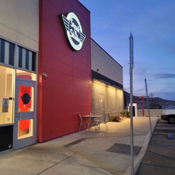 Steak ’n Shake - Patio Area - Burgers Near Me - Yucca Valley, California Steak ’n Shake - Patio Area - Burgers Near Me - Yucca Valley, California