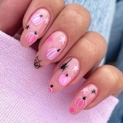 Hillsdale Nails - This is the photo I showed for reference of design