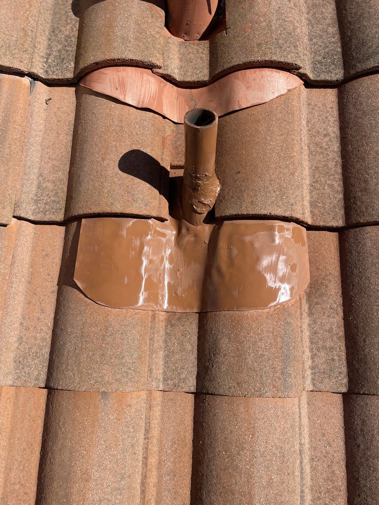 Slide of Alvarez Roofing